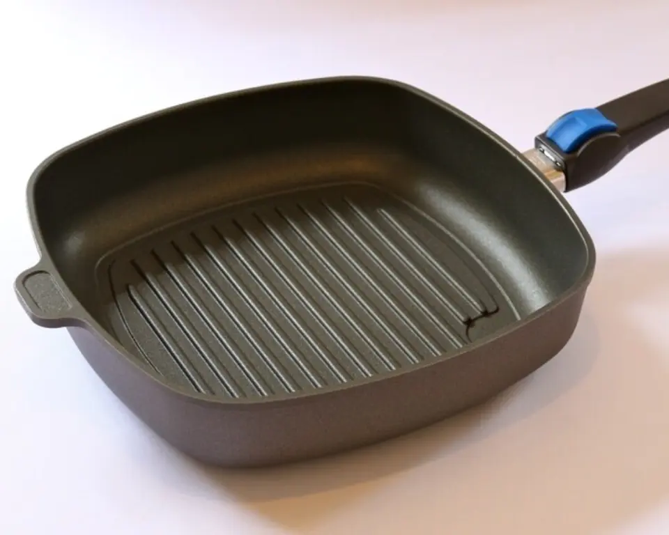 Titanium Small Grill Pan Picture